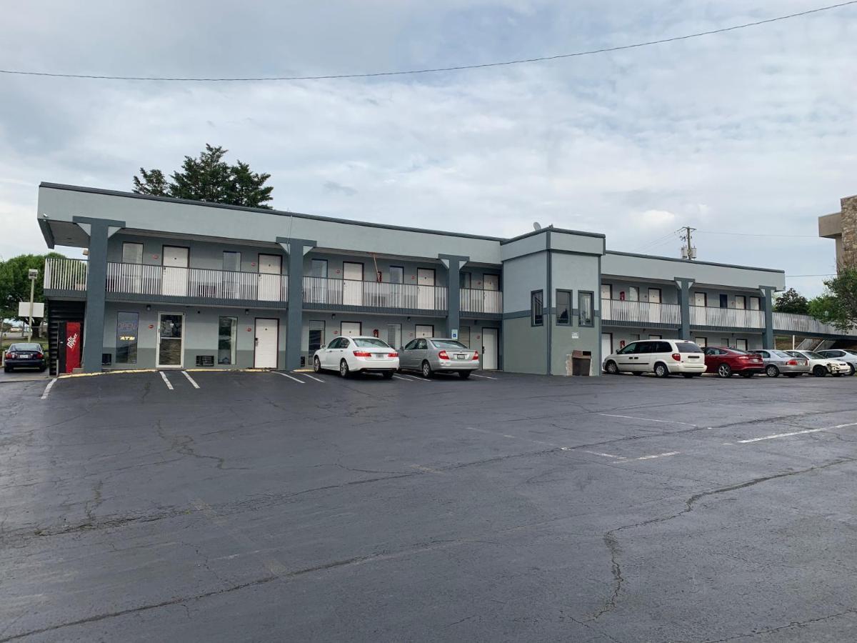 Royal Inn & Suites Knoxville Esterno foto